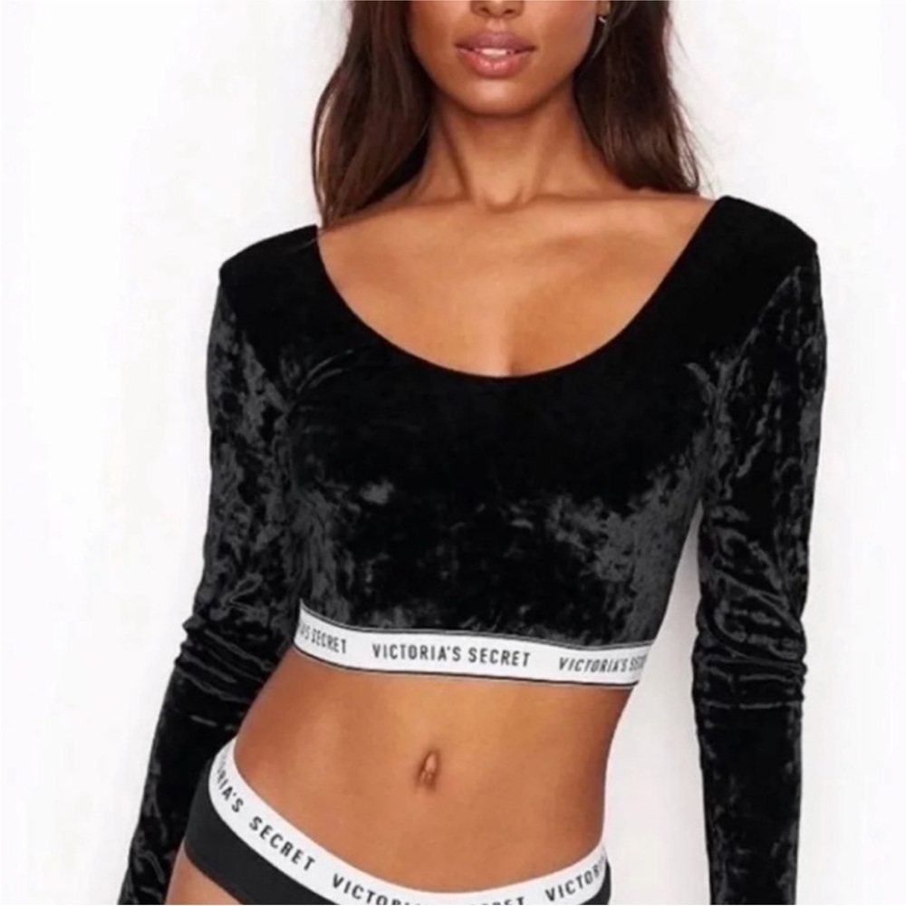 NWOT Victoria’s secret velvet crushed scoop neck logo cropped longsleeve top